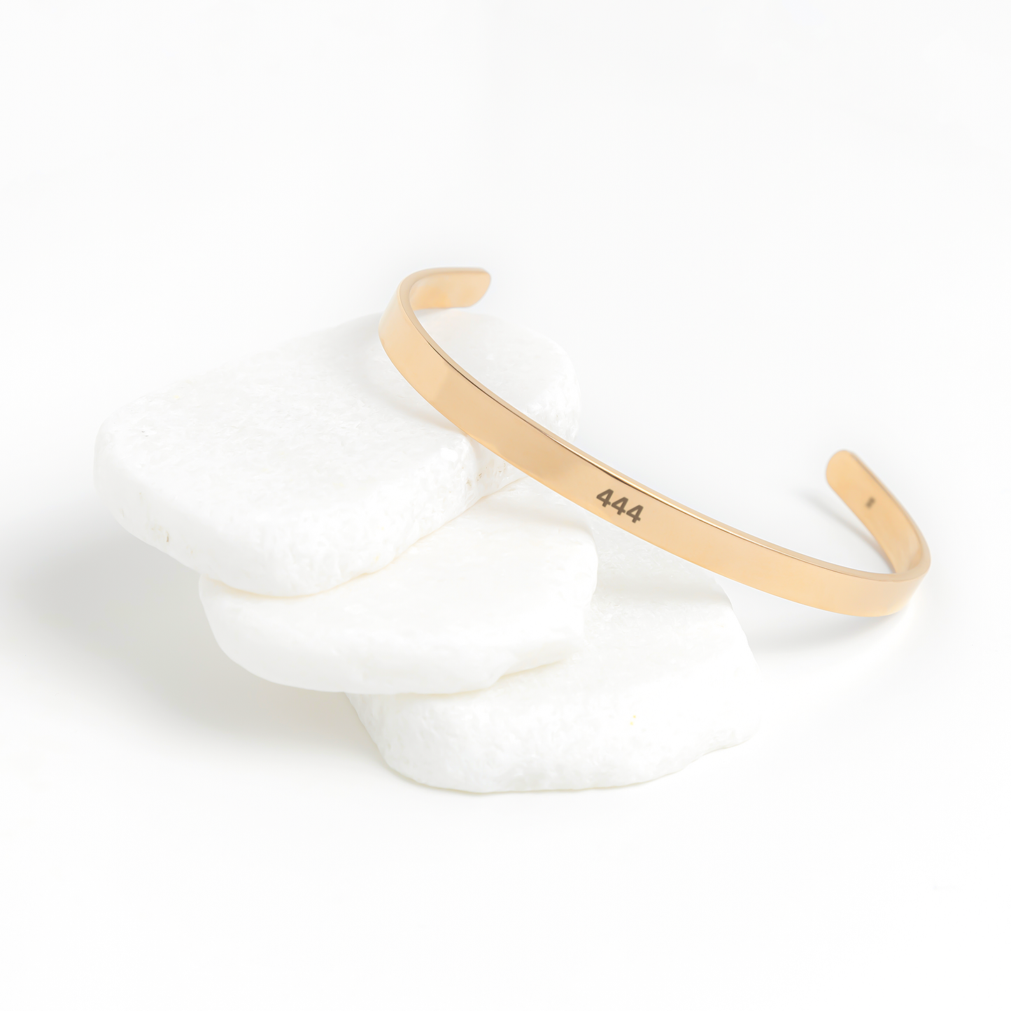 Cuff_Bracelet_-_444_Rose_Gold_Lifestyle_02_Mockup.png