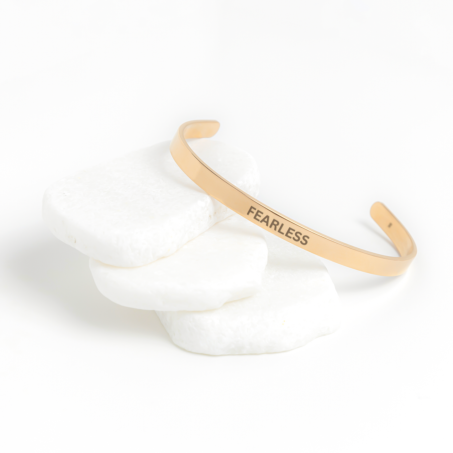 Cuff_Bracelet_-_FEARLESS_Rose_Gold_Lifestyle_02_Mockup.png