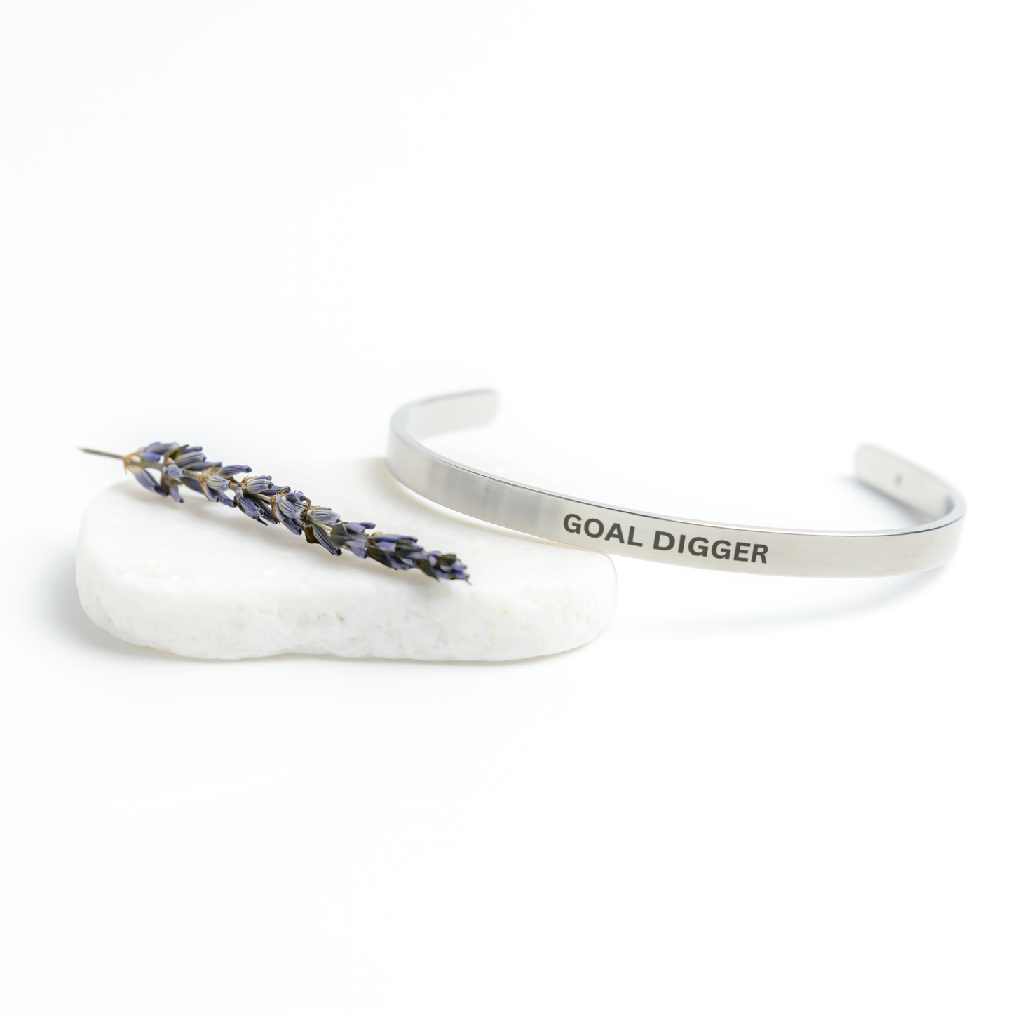 Cuff_Bracelet_-_GOAL_DIGGER_Silver_Lifestyle_03_Mockup.png
