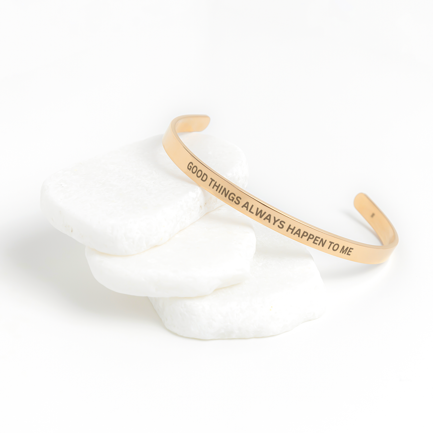 Cuff_Bracelet_-_GOOD_THINGS_ALWAYS_HAPPE_Rose_Gold_Lifestyle_02_Mockup.png
