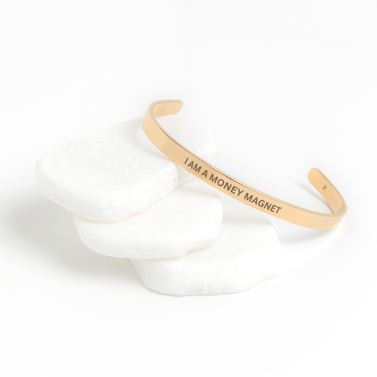Cuff_Bracelet_-_I_AM_A_MONEY_MAGNET_Rose_Gold_Lifestyle_02_Mockup.png