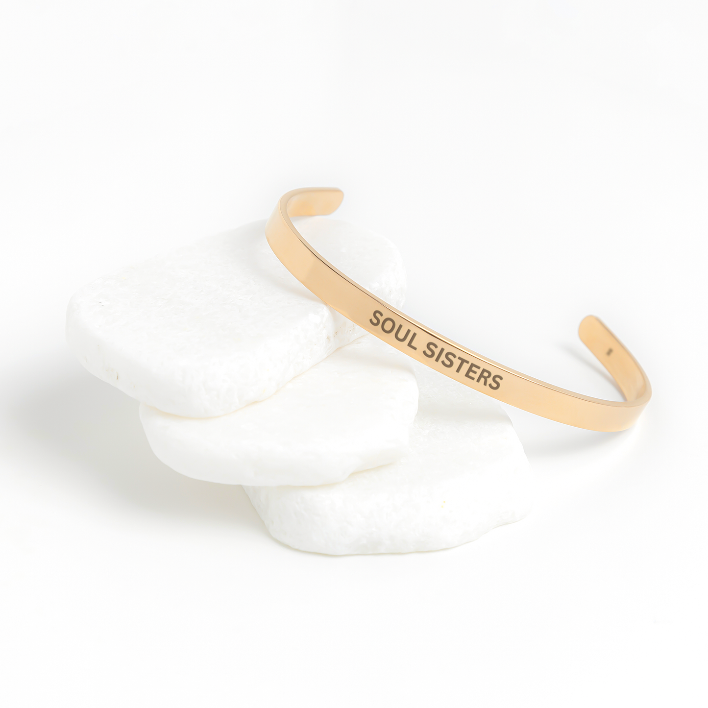 Cuff_Bracelet_-_SOUL_SISTERS_Rose_Gold_Lifestyle_02_Mockup.png